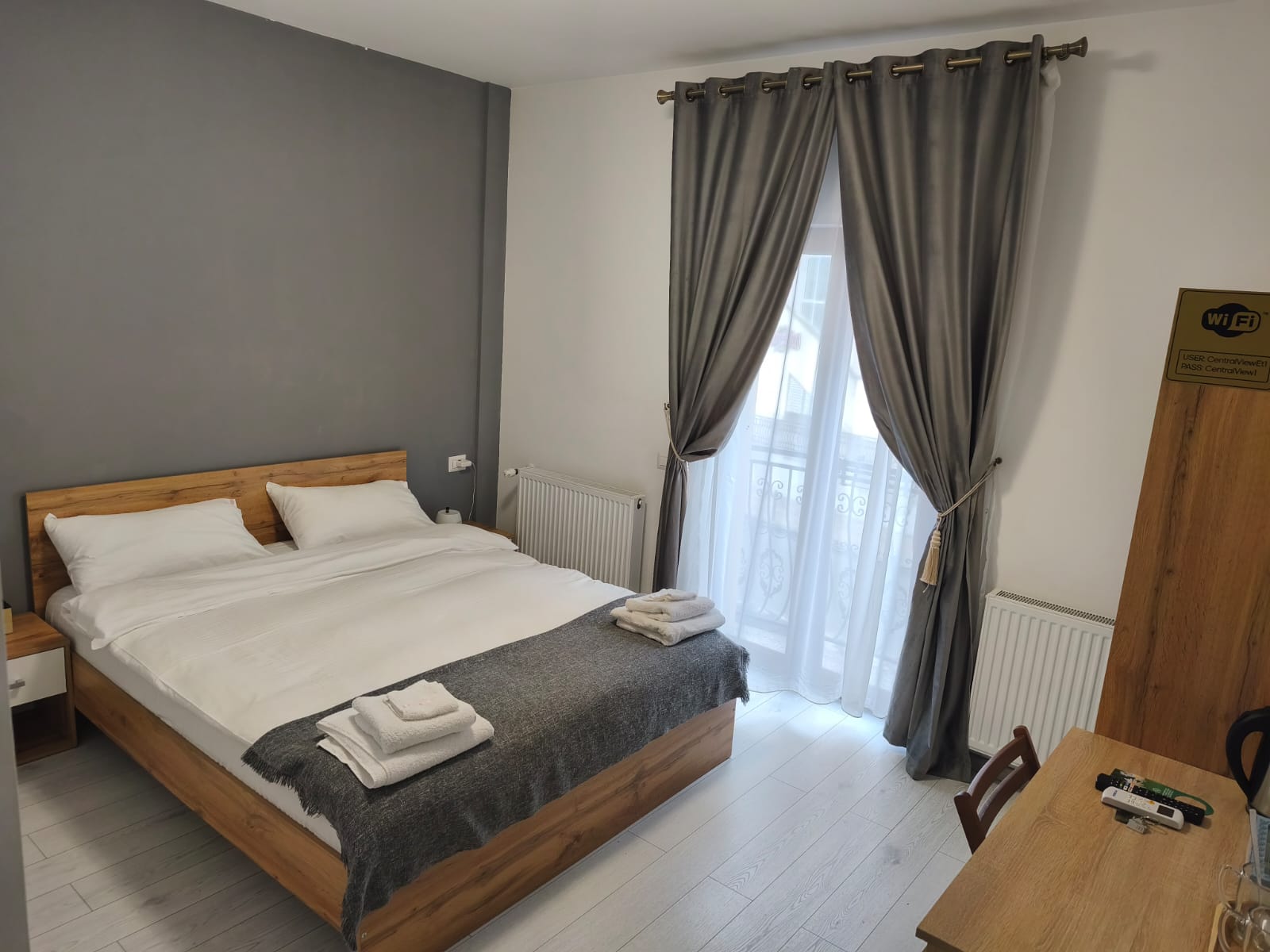 Camera Dublă