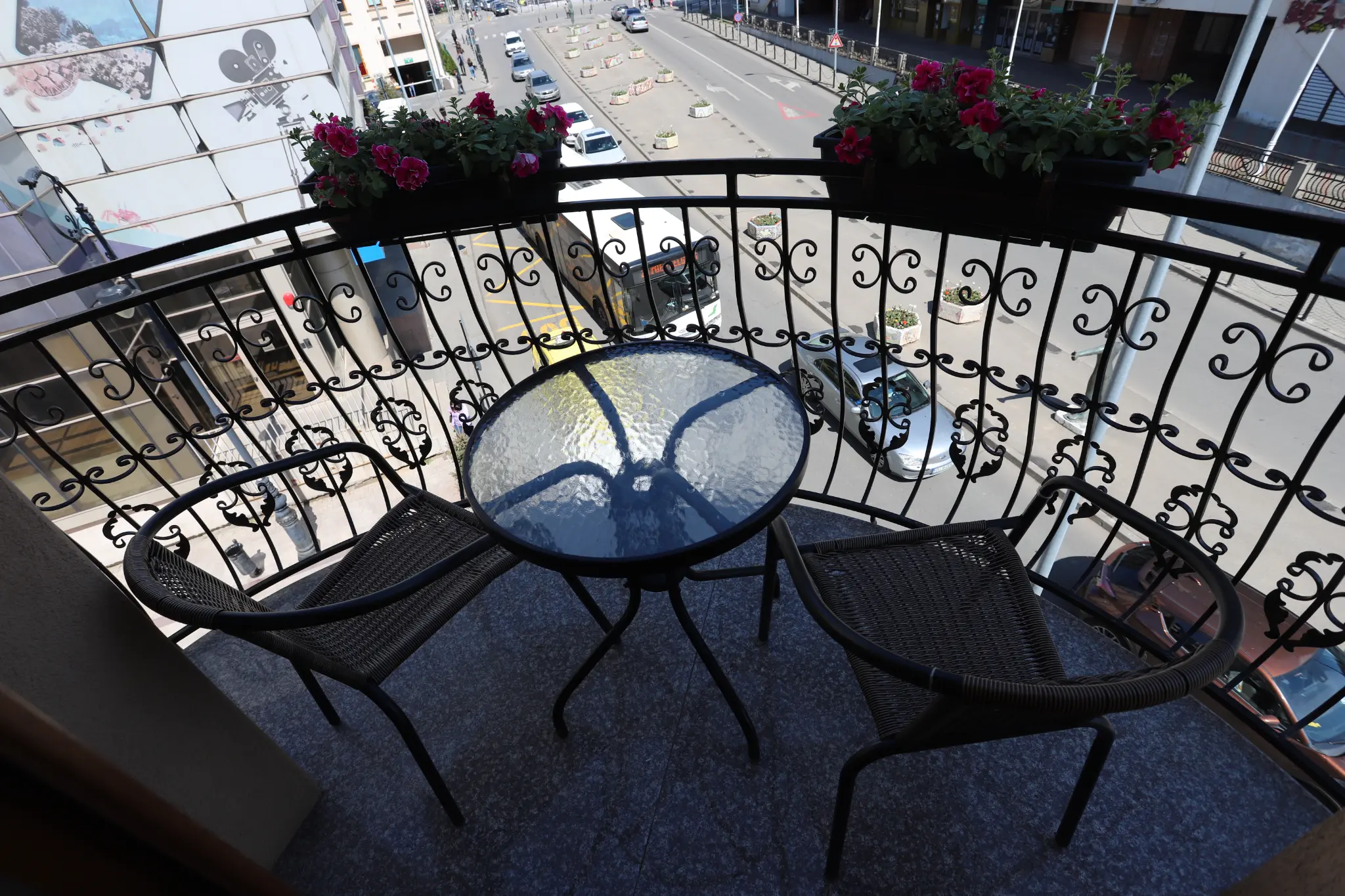 Balcon vedere stradă Camera 5 — Central View Craiova